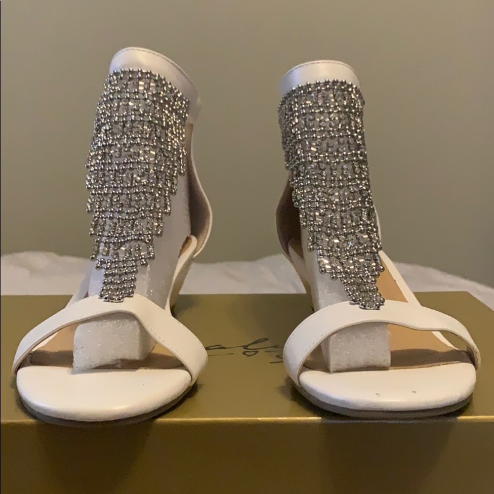 Thalia Sodi sandals